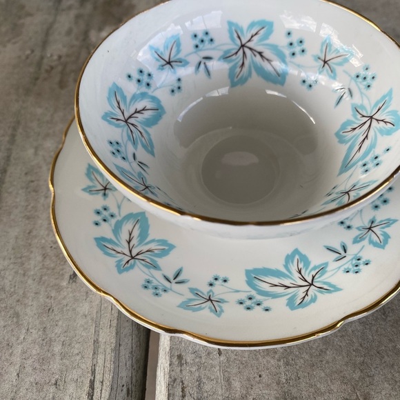 Vintage Regency English Bone China Maple Leaf Pale Blue Tea Cup & Saucer Set - Picture 6 of 10